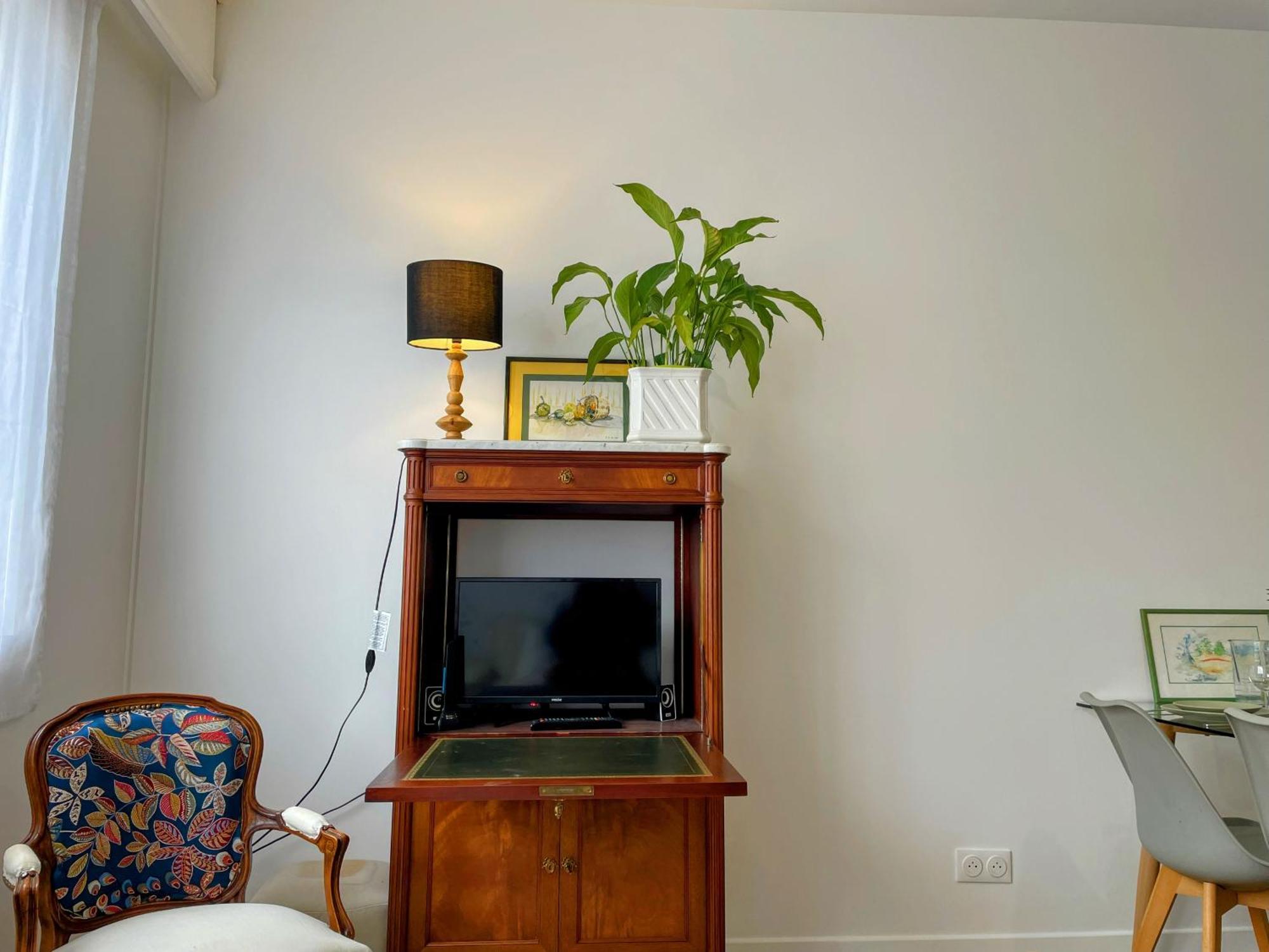 Apartment 3 Pieces Calme 20 Mn Tour Eiffel 5 Mn Versailles Viroflay