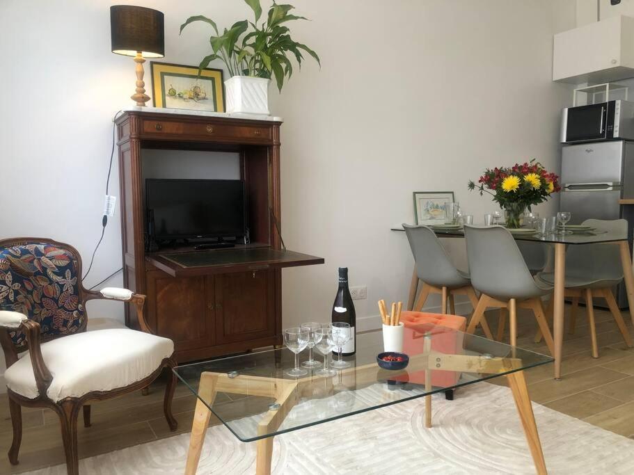 3 Pieces Calme 20 Mn Tour Eiffel 5 Mn Versailles Apartment
